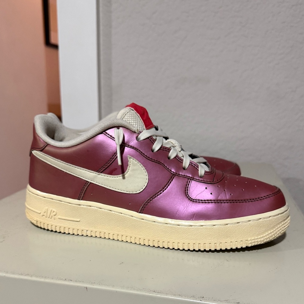 Nike Air Force 1 '07 LV8 Iridescent Track Red Pink - Picture 5 of 7